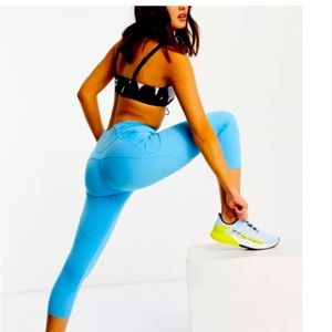 Icon run tie waist capri leggings